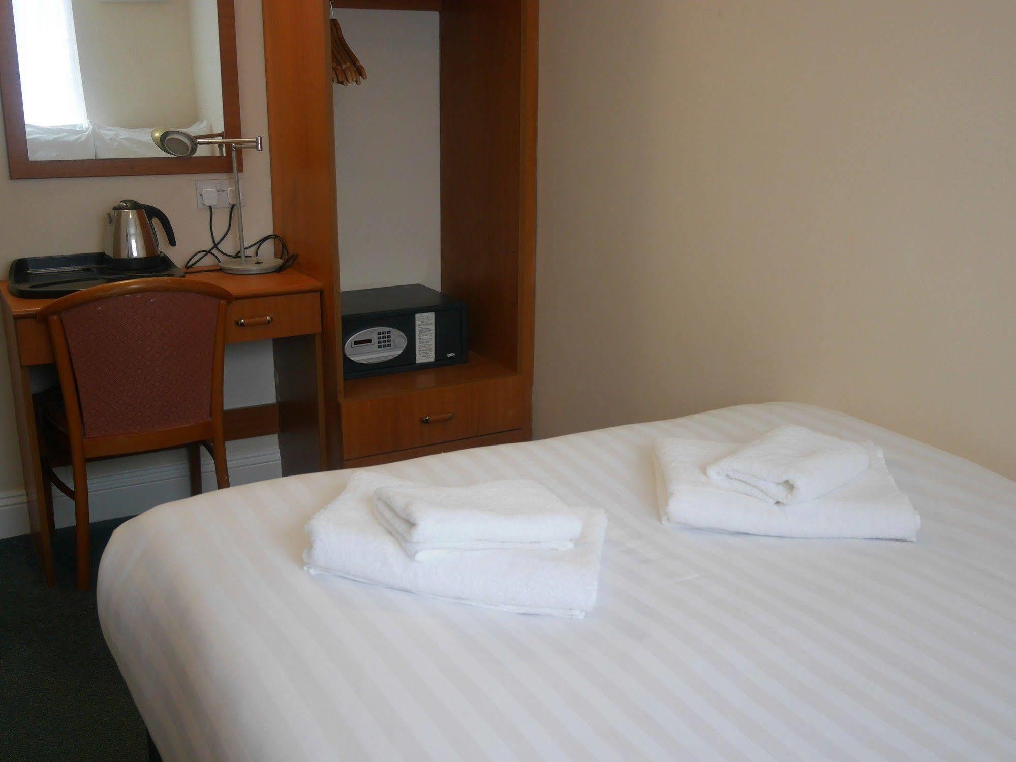 Sk Heathrow Hotel Hayes  Eksteriør billede